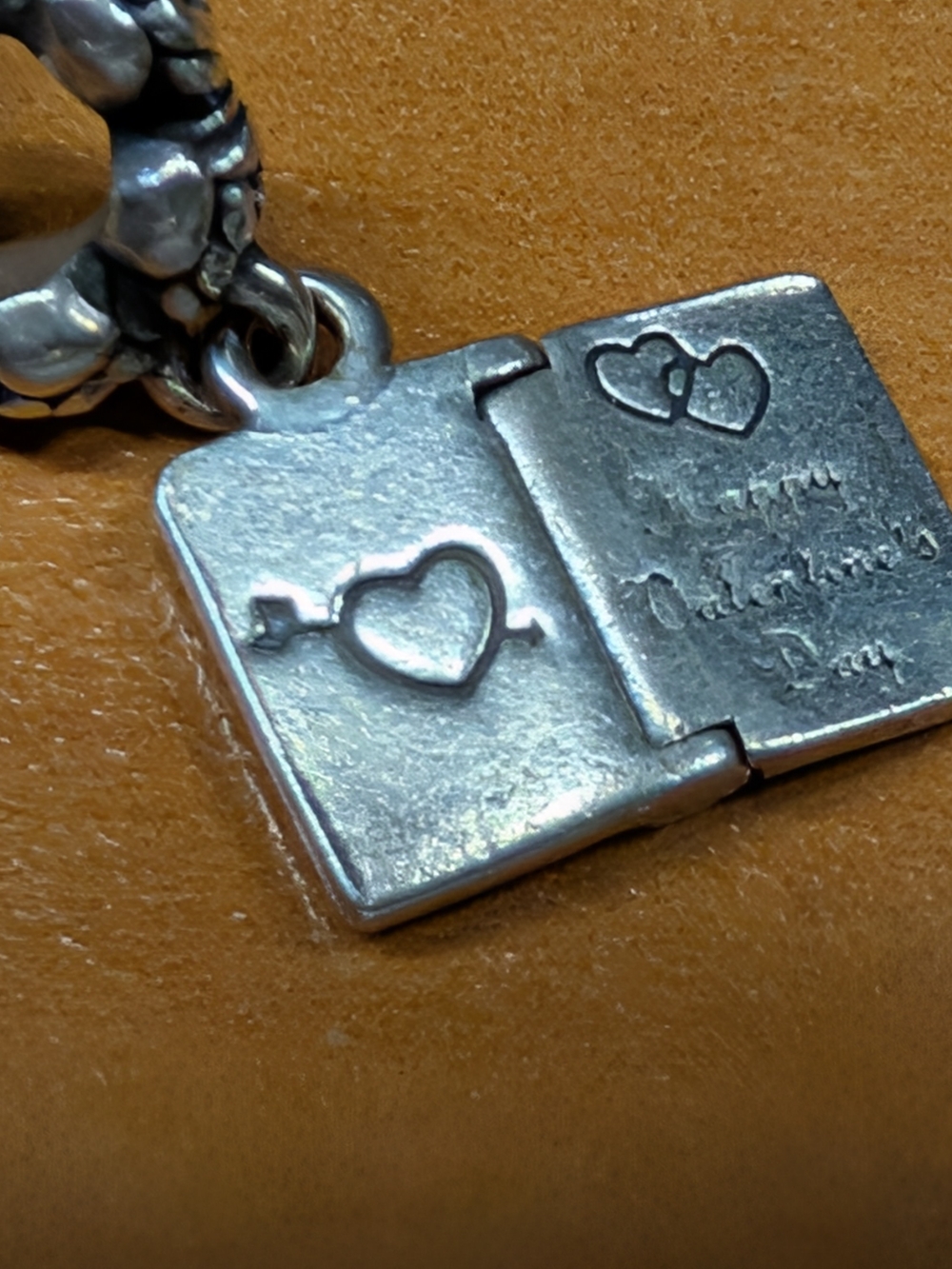 18 Inch .925 Sterling Silver Necklace With Be Mine Locket